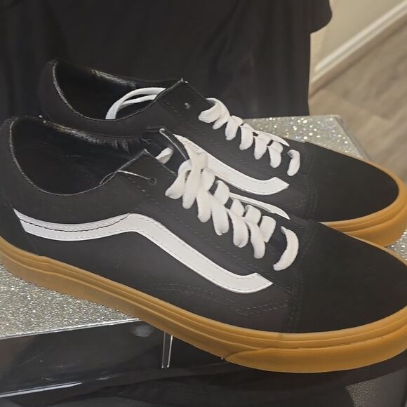 Vans Black and White Sneakers - Picture 10 of 11